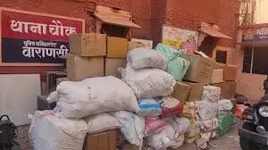Varanasi: रामगंज बाजार में अवैध पटाखा बिकने पर अफसरों पर जांच शुरू