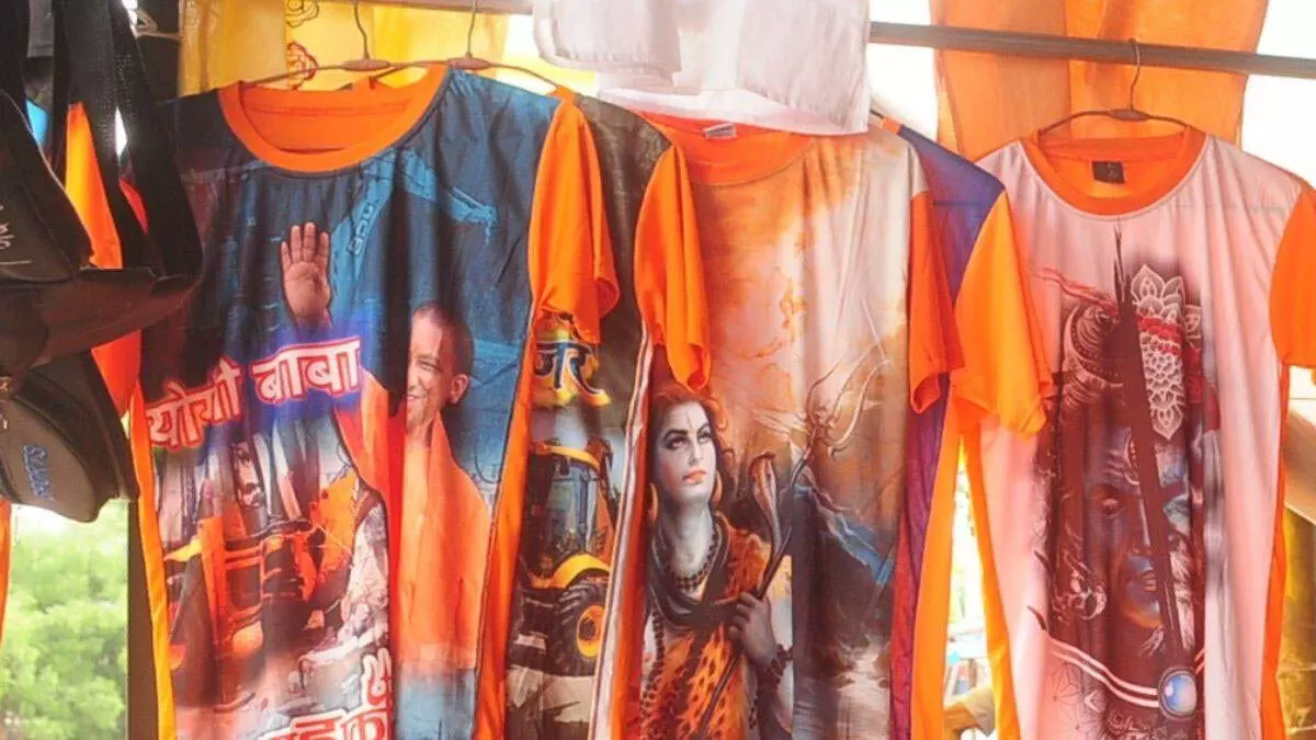 बरेली में Kanwar Yatra निकालने के लिए 3डी डिजाइन वाली टी-शर्ट