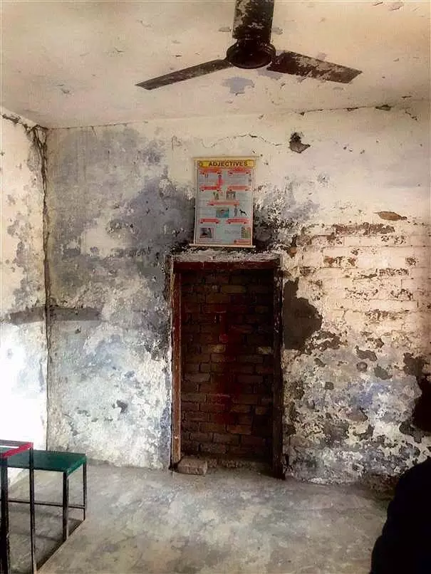 Gurdaspur के स्कूलों की हालत दयनीय, ​​90 में से 28 में कोई शिक्षक नहीं