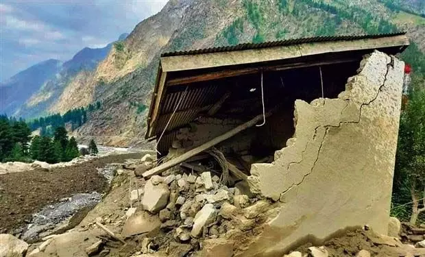 Himachal : लाहौल-स्पीति की मियार घाटी में अचानक आई बाढ़ ने तबाही मचा दी