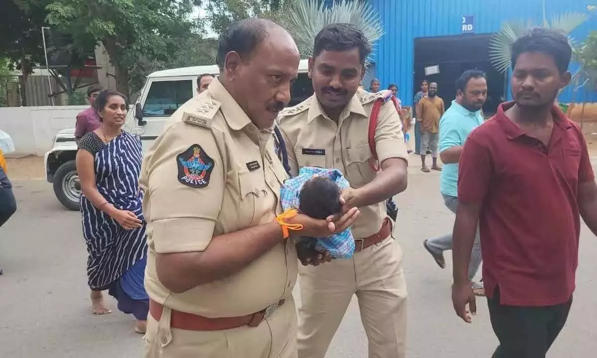 Andhra Pradesh: पुलिस ने मात्र 3 घंटे के भीतर अपहृत बच्चे को बचाया