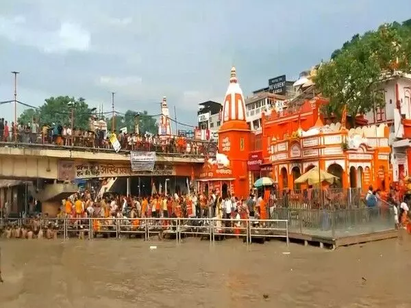 दूसरे सावन सोमवार पर Lord Shiva के मंदिरों में उमड़ी श्रद्धालुओं की भीड़