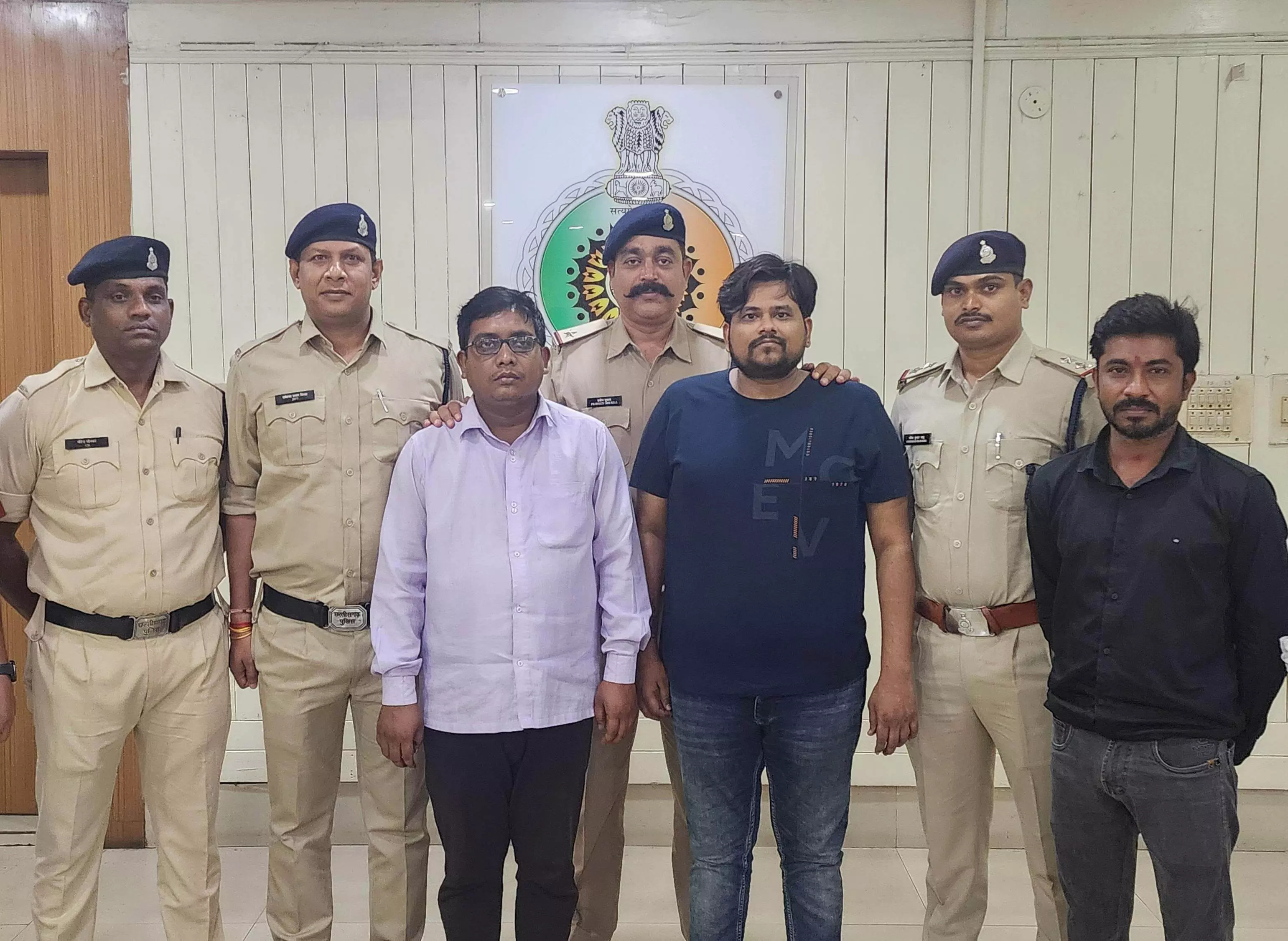 सॉफ्टवेयर इंजीनियर और बैंक अकाउंट सप्लायर गिरफ्तार, रायपुर में ठगी की वारदात को दिए थे अंजाम