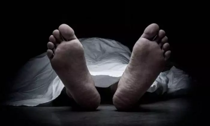 Rishikesh: युवक कार्यालय के पिछले हिस्से में कूलर के नीचे मृत मिला