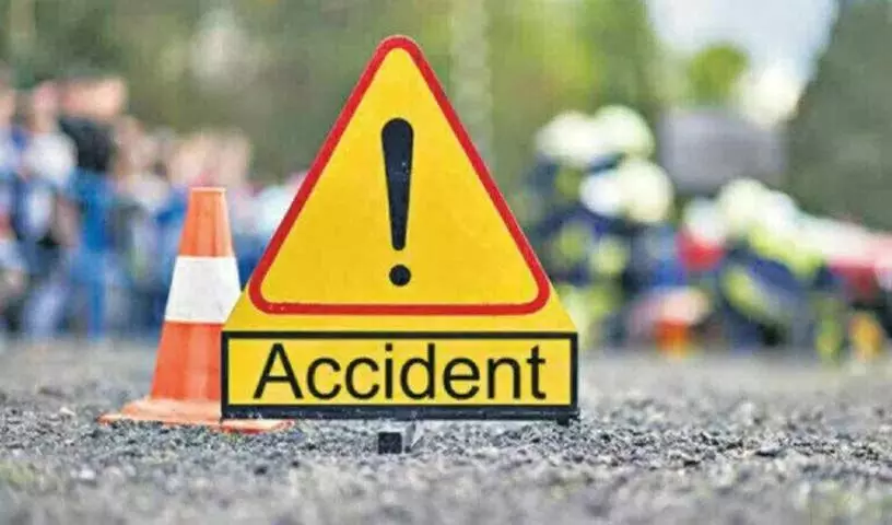 Sangareddy में ट्रक ने कार को टक्कर मारी, दो की मौत, पांच घायल