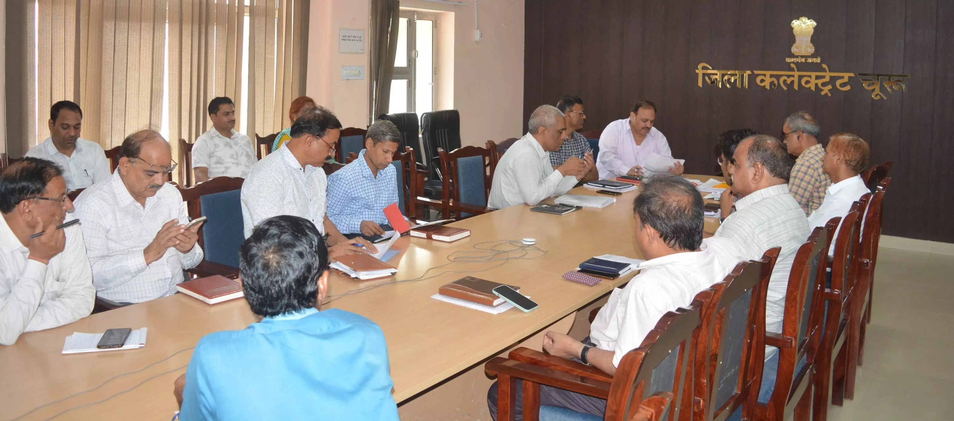Churu: जिले में बजट घोषणाओं की क्रियान्विति को लेकर समीक्षा बैठक