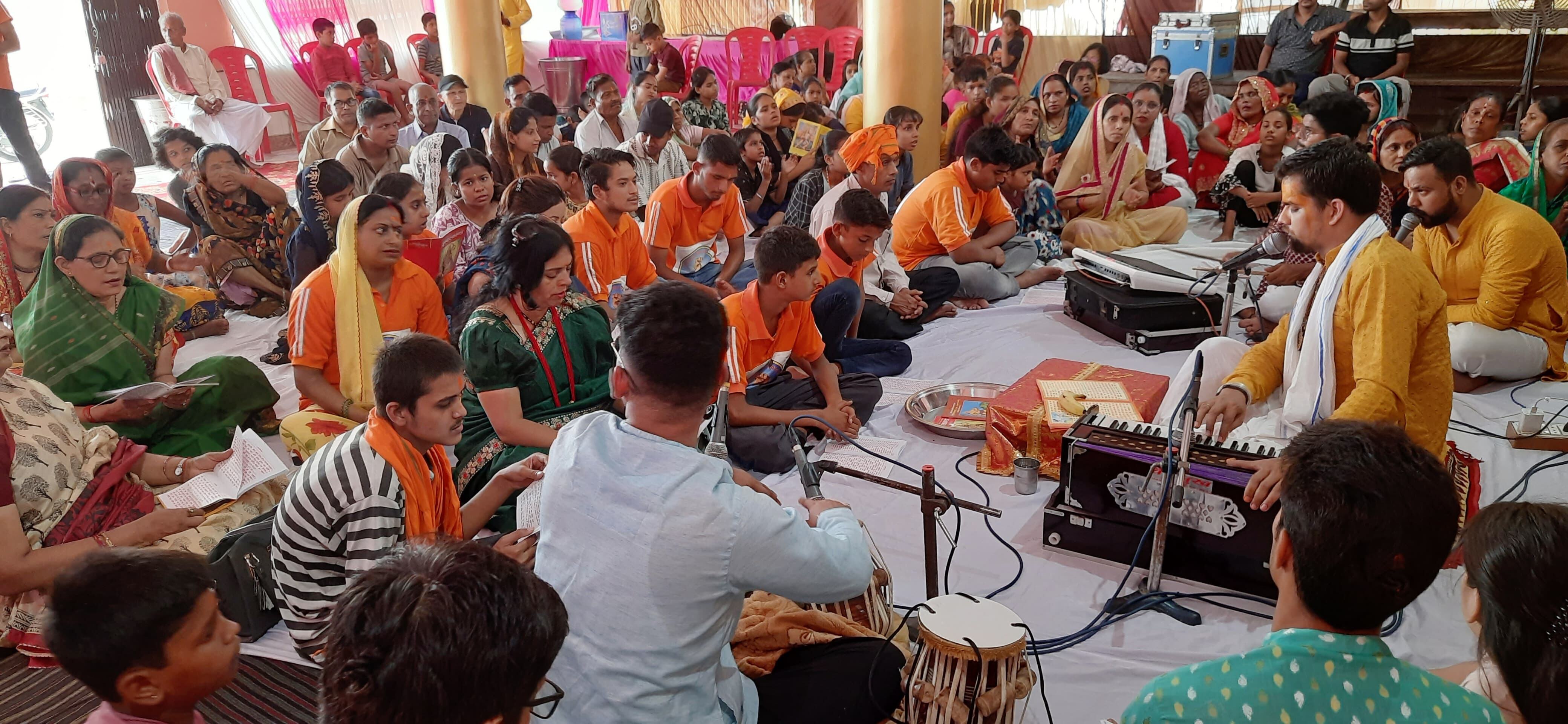 संस्था पदाधिकारियों ने Haldwani प्राचीन श्री राम मन्दिर में संगीतमय सुन्दरकाण्ड पाठ का आयोजन किया