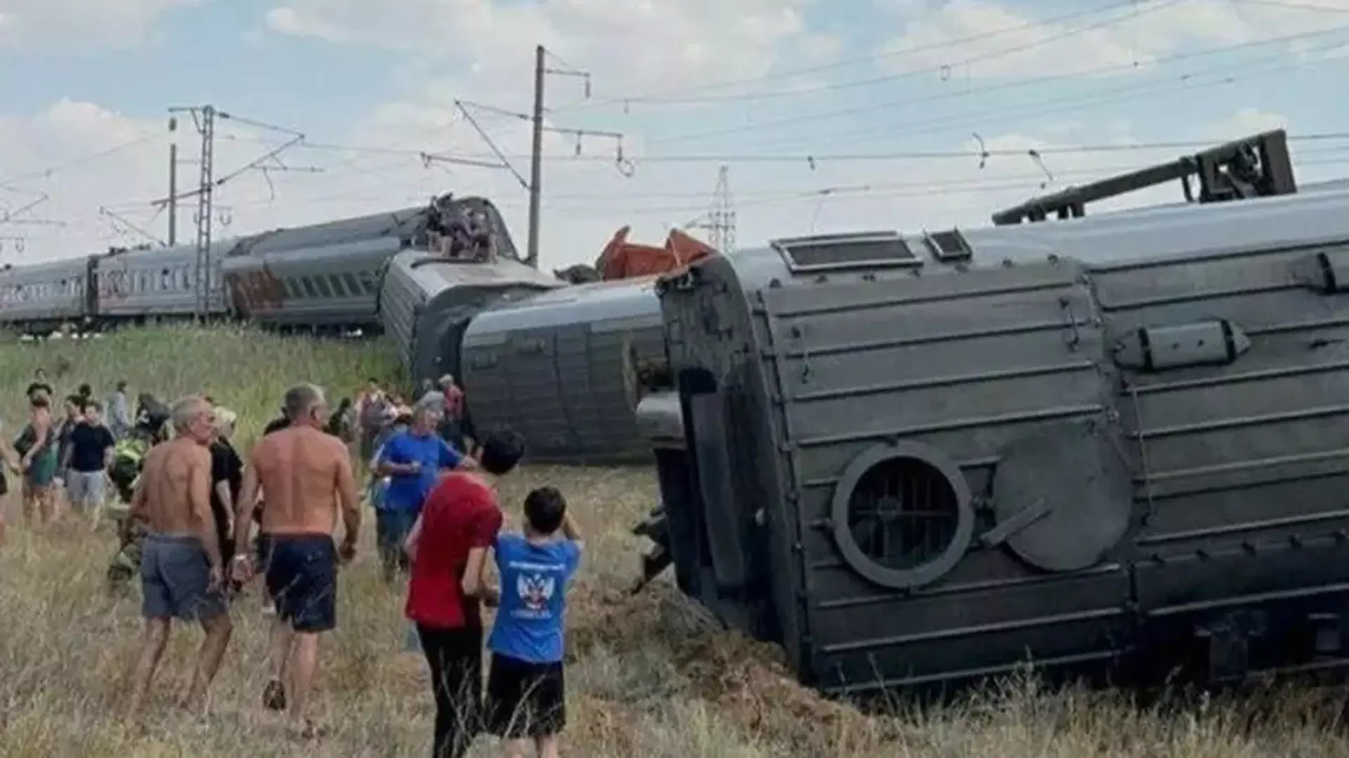 Russia: ट्रेन के पटरी से उतरने से 100 से अधिक लोग घायल