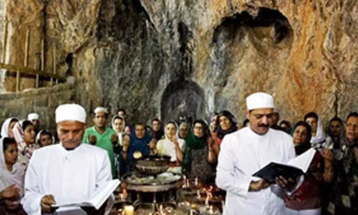 Iran के पारसी लोग वार्षिक अनुष्ठान की कर रहे तैयारी