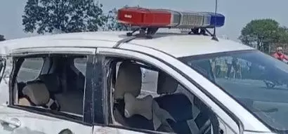पेट्रोलिंग गाड़ी छोड़कर फरार हुआ आरक्षक, पीछे पड़ी पुलिस टीम
