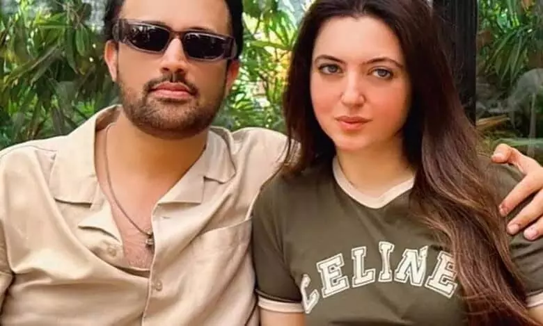 Atif Aslam ने पत्नी सारा को धोखा दिया, प्रशंसकों की प्रतिक्रिया