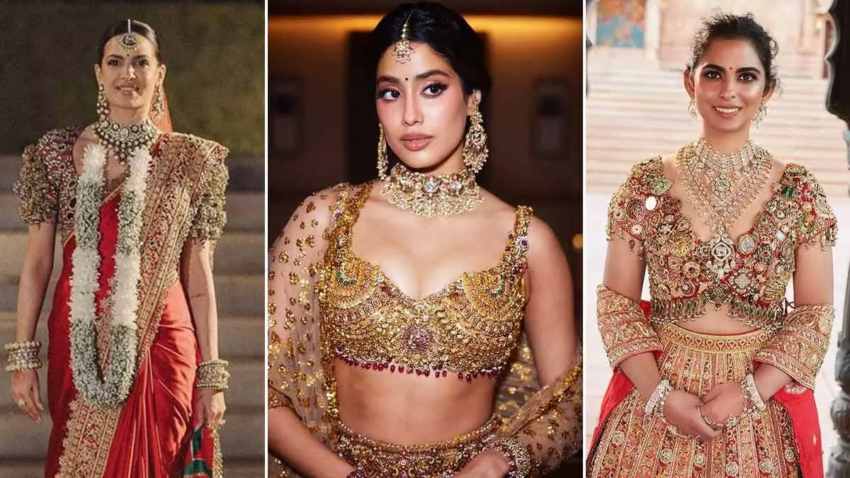 Royal Blouse For Saree: सेलिब्रिटीज की तरह आप भी साड़ी के साथ पहन सकती हैं