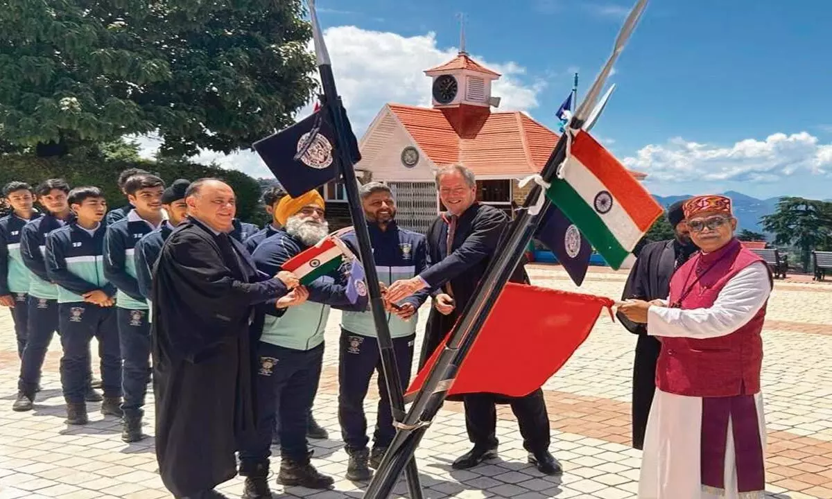Himachal: शिमला के बिशप कॉटन ने मनाया संस्थापक दिवस