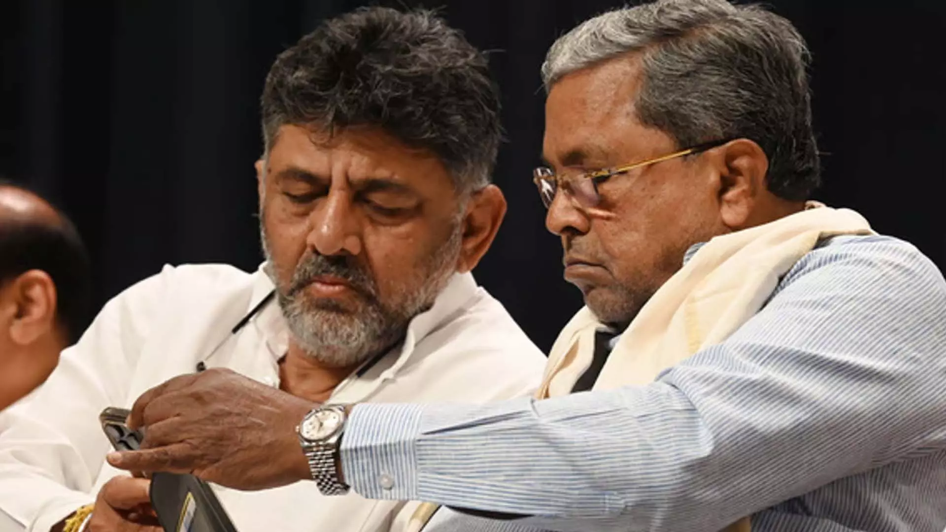 CM, डीसीएम दिल्ली तलब: कर्नाटक में नेतृत्व परिवर्तन संभव