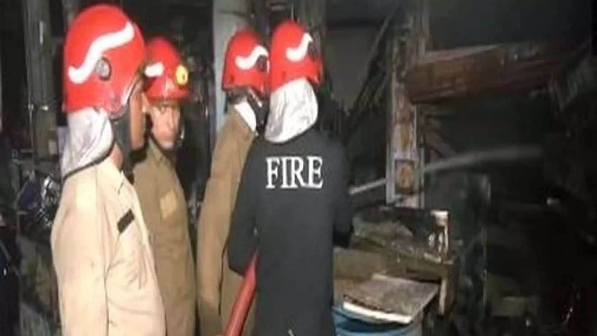 south Delhi के आईएनए मार्केट में आग लगने से छह लोग घायल