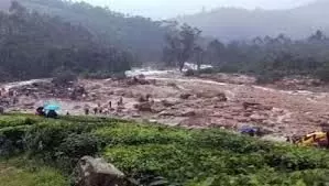 Kerala: वायनाड में भारी बारिश के चपेट में आए 4 गांव