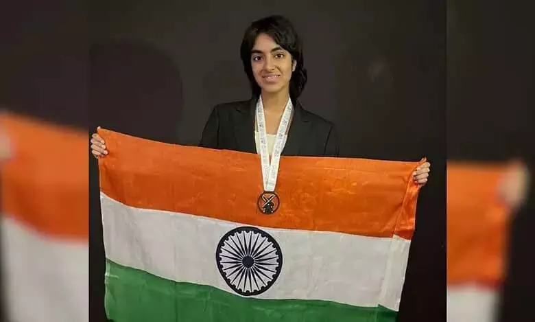 London: ब्रिटेन की स्कूली छात्रा ने टीम इंडिया के लिए रजत पदक जीता