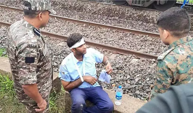 Jharkhand train accident: पश्चिम बंगाल पुलिस ने 13 हेल्पलाइन नंबर जारी किए
