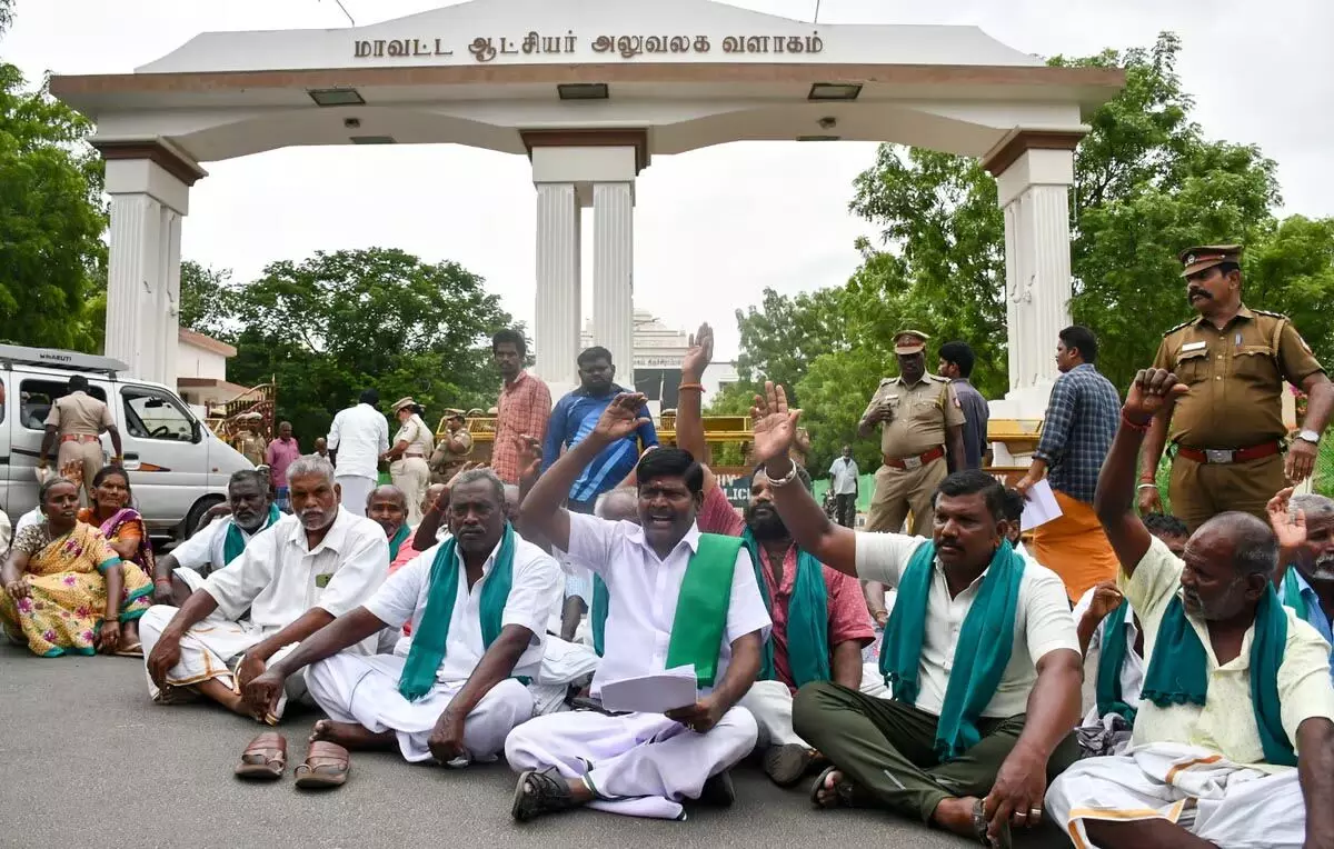 Tamil Nadu के किसानों ने कावेरी जल के अधिकतम भंडारण के लिए कदम उठाने की मांग की