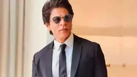 Shahrukh khan के आंखों में समस्या
