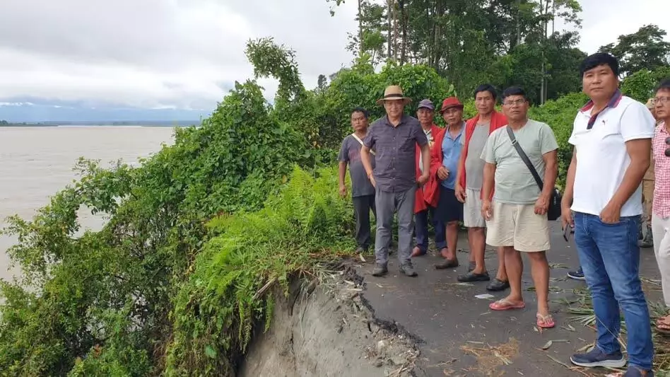 Arunachal : मेबो विधायक ने बोरगुली गांव में बाढ़ से हुए नुकसान