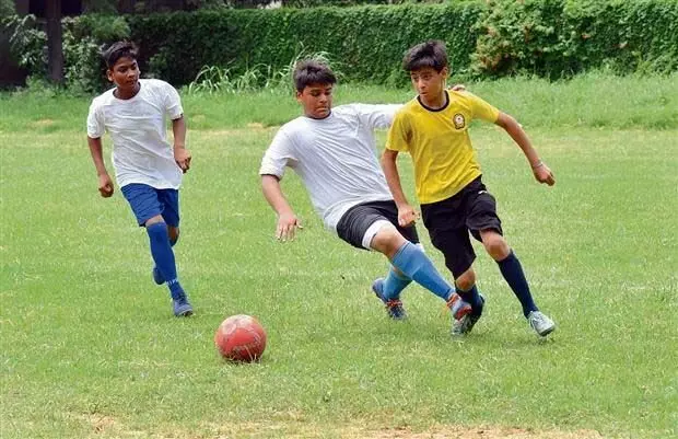 Chandigarh: चितकारा के लड़कों ने अंडर-14 फुटबॉल में सेंट ऐनी को हराया