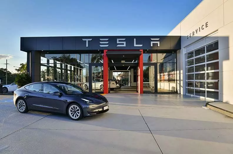 Tesla ने अमेरिका में 1.8 मिलियन से अधिक वाहनों को वापस बुलाया