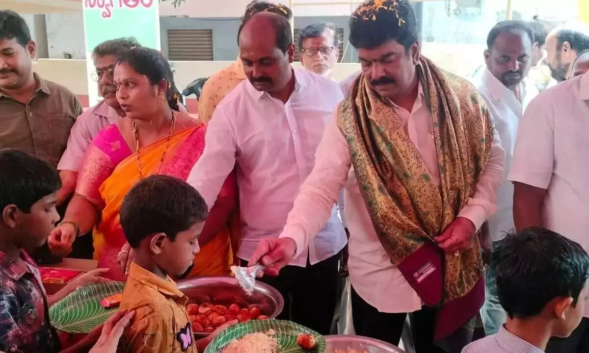 Andhra Pradesh: स्कूलों में ‘तीधी भोजन’ को जबरदस्त प्रतिक्रिया मिली