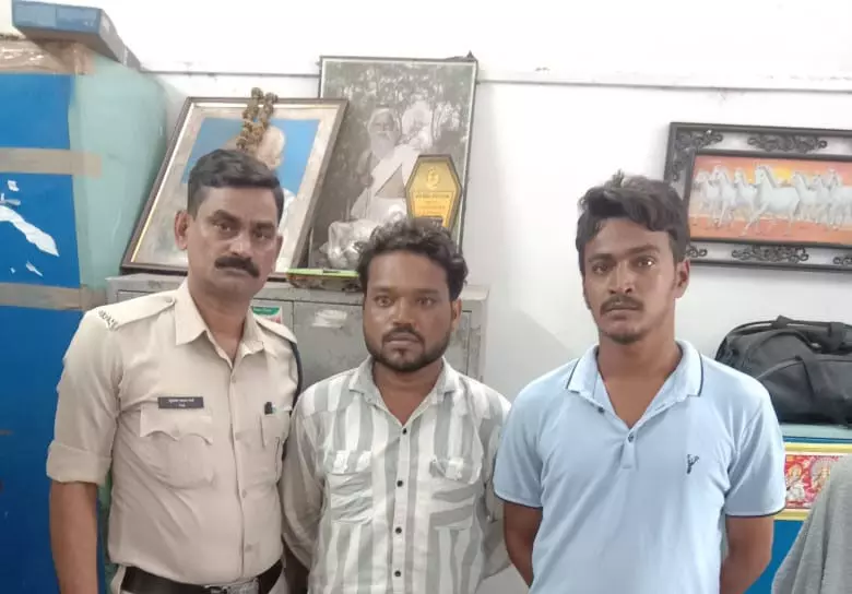 Raipur: स्कुल और शमशान घाट के पास चाकू लेकर बैठे बदमाश गिरफ्तार
