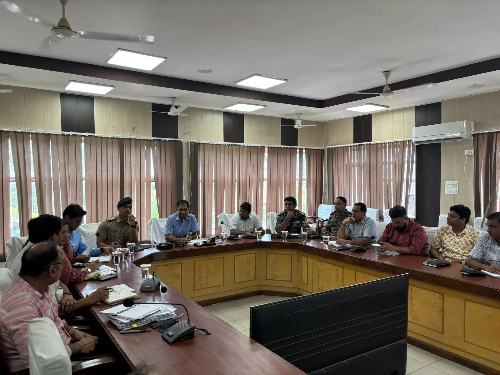 Bharatpur: जिला मुख्यालय पर अगस्त माह में प्रस्तावित सेना भर्ती रैली की तैयारियों की समीक्षा बैठक