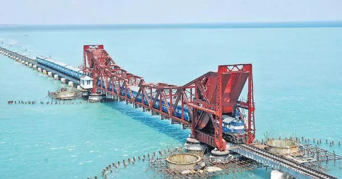 Tamil Nadu : पम्बन पुल का काम पूरा होने पर स्थानीय लोगों में खुशी