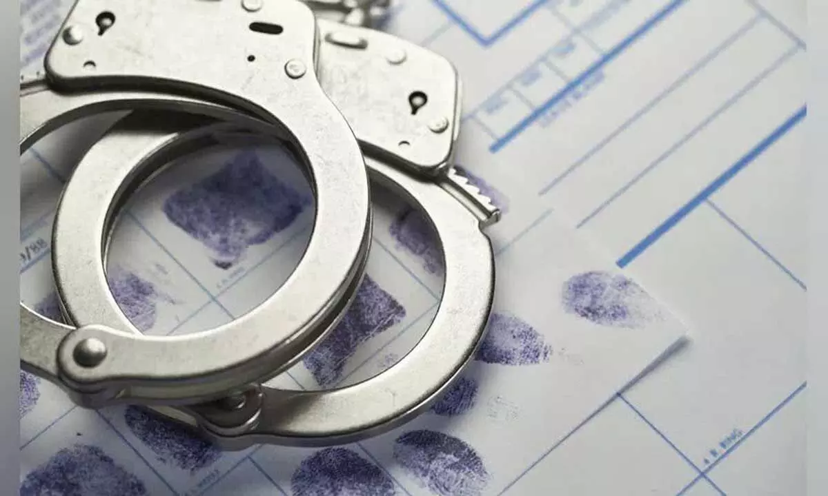 Hyderabad में चोरी के मामले में तीन पुलिसकर्मी गिरफ्तार