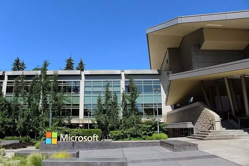 Microsoft को नए व्यवधानों का सामना करना पड़ रहा