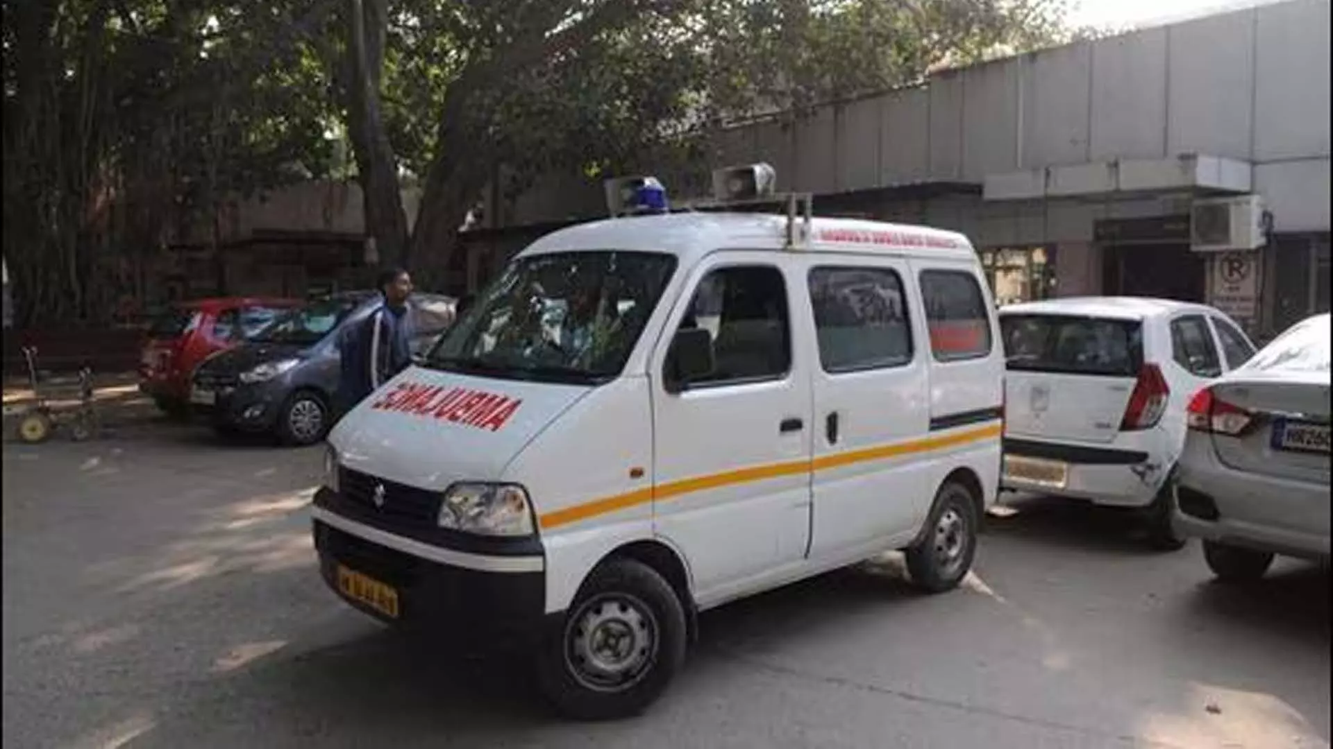 Delhi: दिल्ली के सरकारी अस्पतालों में स्टाफ की कमी को हाईकोर्ट ने गंभीर मामला बताया