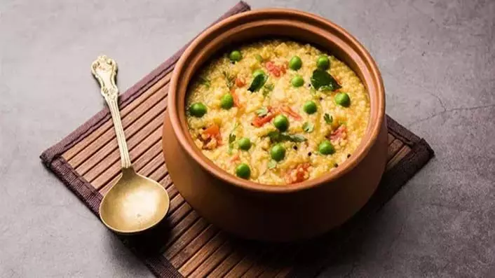 Methi Khichdi Recipe: सावन में खाएं गरमा गरम मेथी खिचड़ी