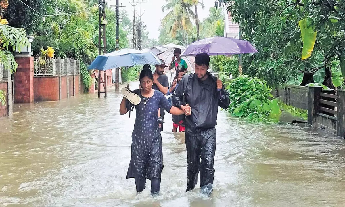 Kerala: केरल में भारी बारिश से व्यापक व्यवधान