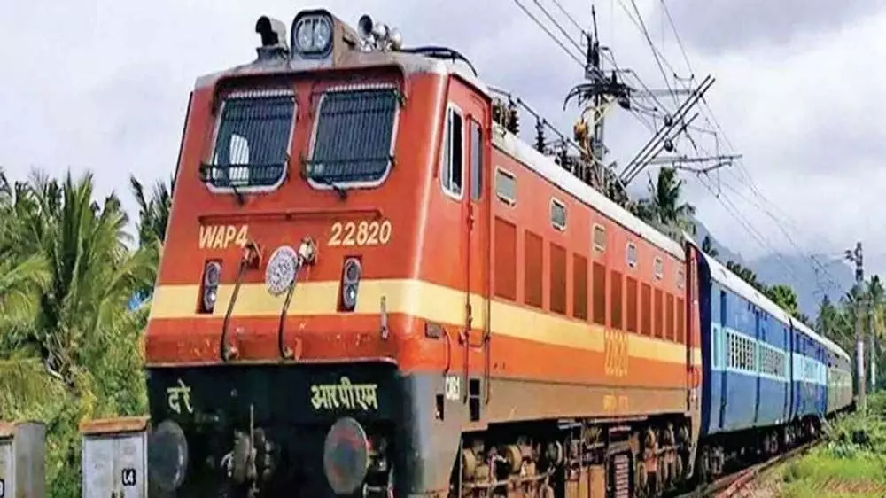 Gujarat : महोत्सव एस.पी. ट्रेन सुरेंद्रनगर और ठाणे में रुकी