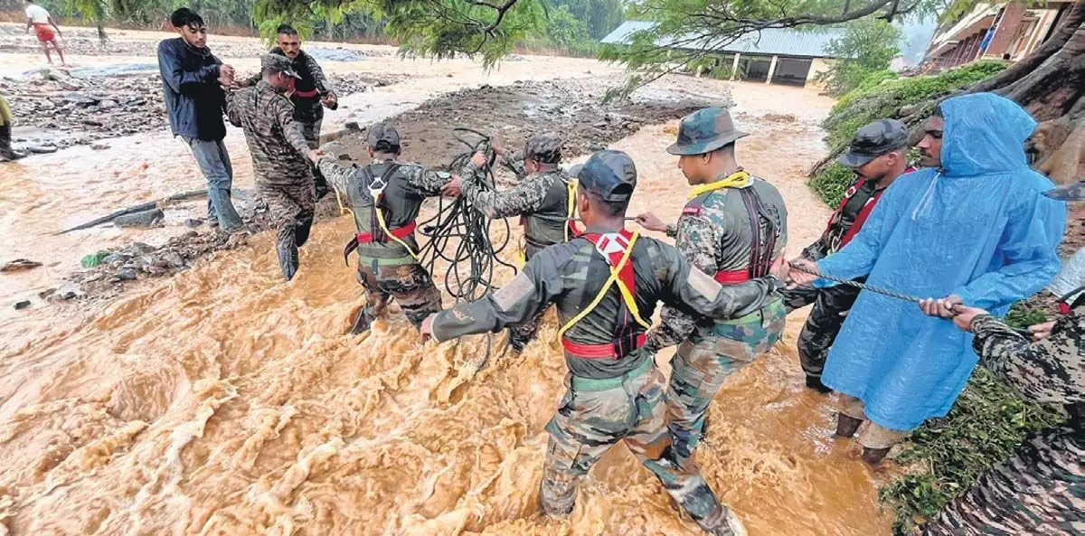 Wayanad landslide : चिंतित, सीएम स्टालिन ने राहत कार्यों के लिए केरल को 5 करोड़ रुपये देने की पेशकश की