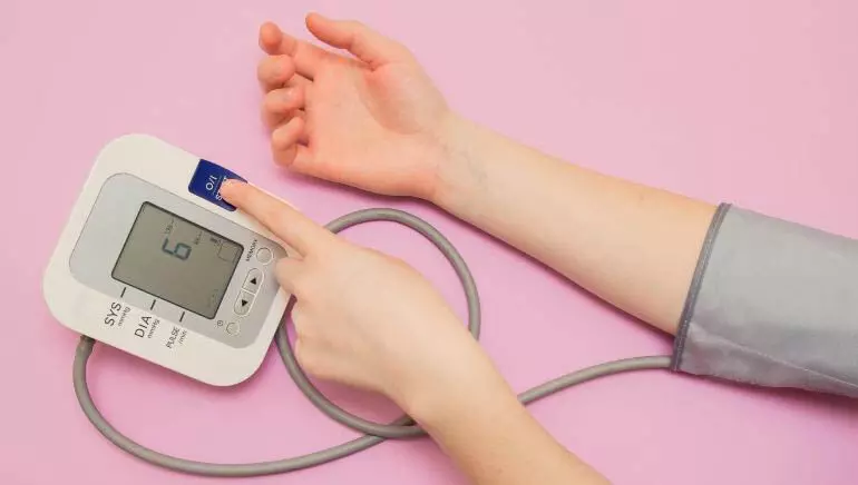 High blood pressure  कई गंभीर बीमारियों का कारण बन सकता