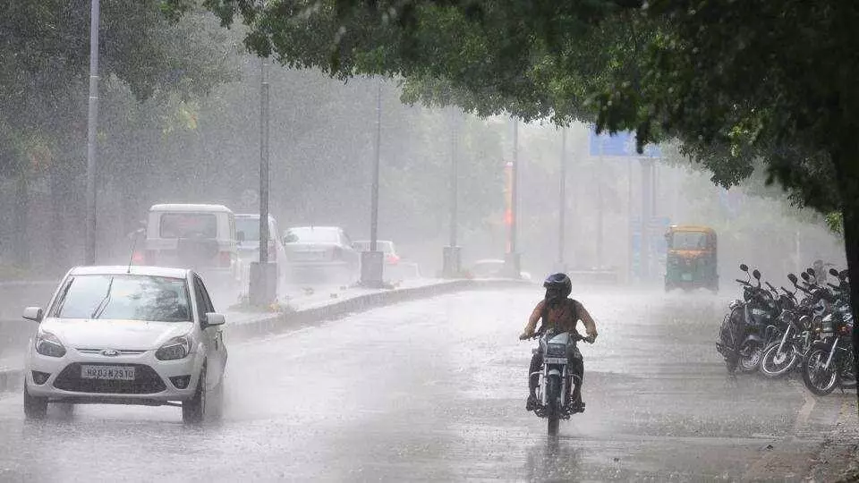 Weather: प्रदेश में 22 से ज्यादा जिलों में भारी बारिश का अलर्ट