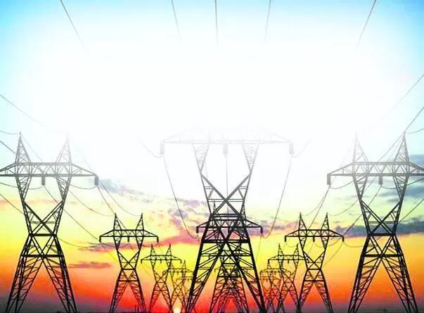 Punjab : पंजाब में कम घोषित लोड से बिजली कंपनियों पर दबाव