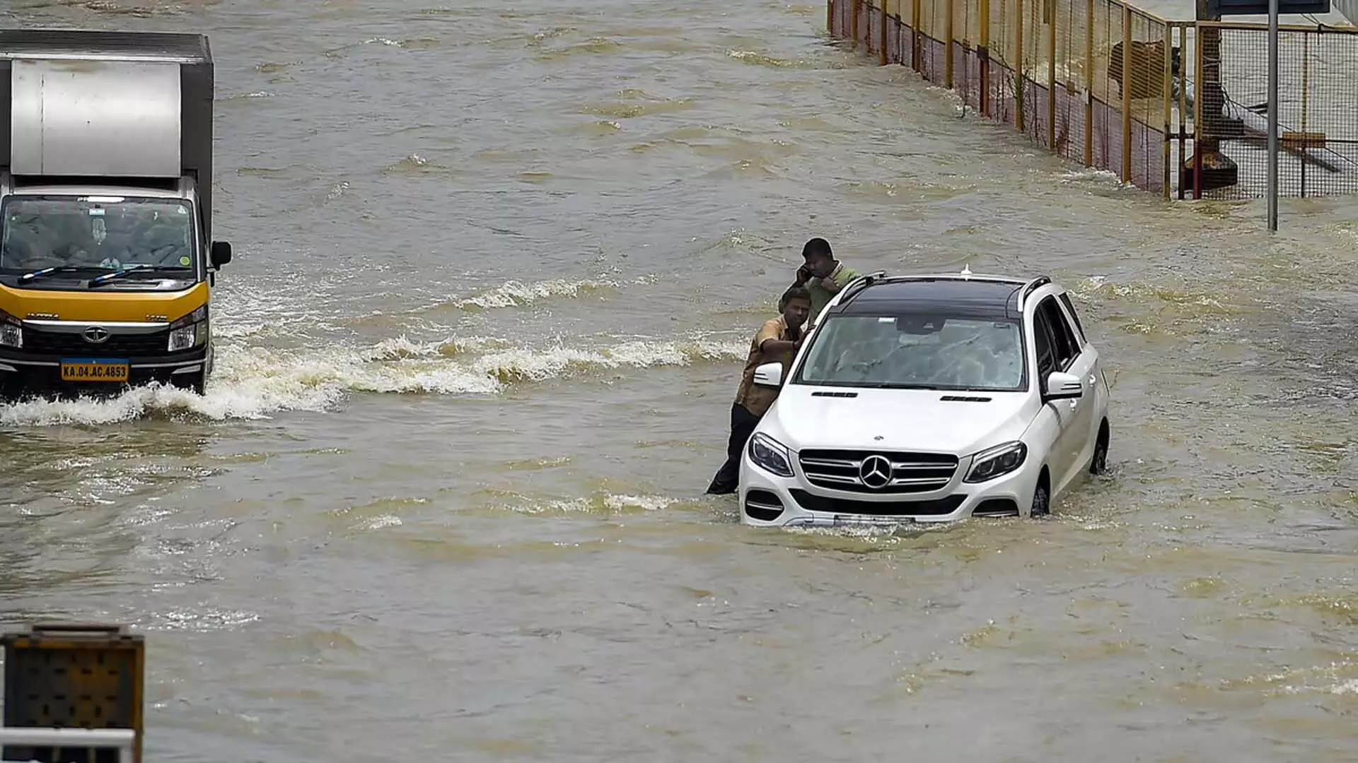 Bengaluru Monsoon: तटीय शहर और आसपास के इलाकों में भारी बारिश की चेतावनी