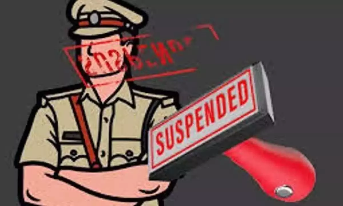 Guntur में तीन पुलिसकर्मी निलंबित