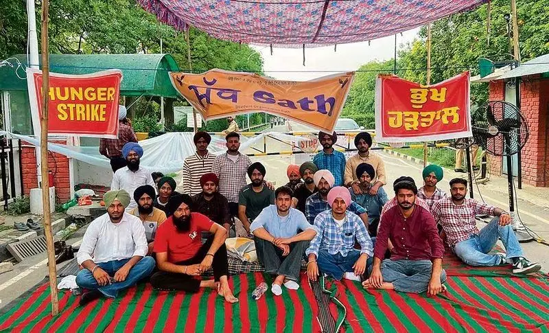 Amritsar: छात्रों की भूख हड़ताल छठे दिन भी जारी