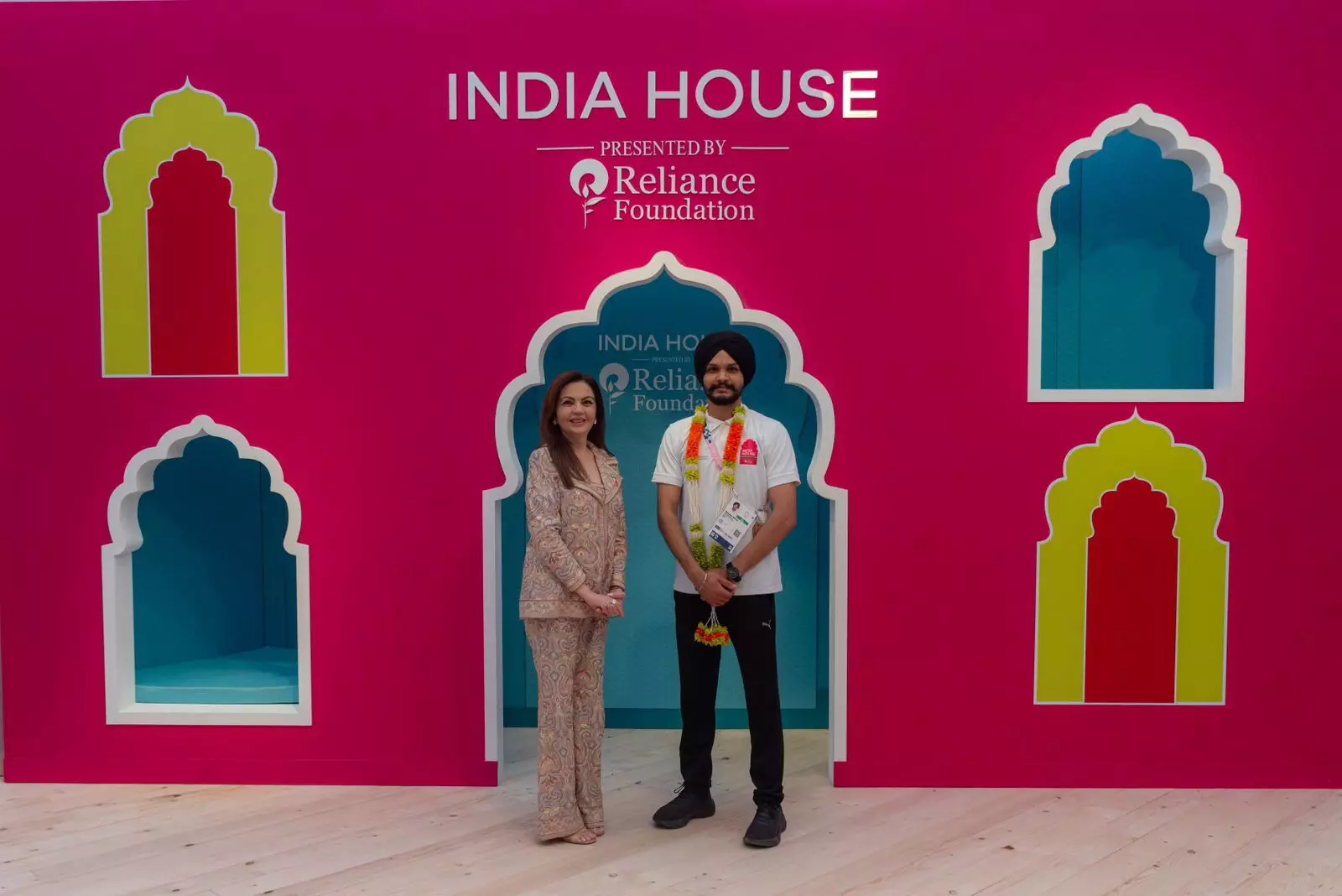 इंडिया-हाउस में लगा भारतीय एथलीटों का जमावड़ा, नीता अंबानी ने किया सम्मानित