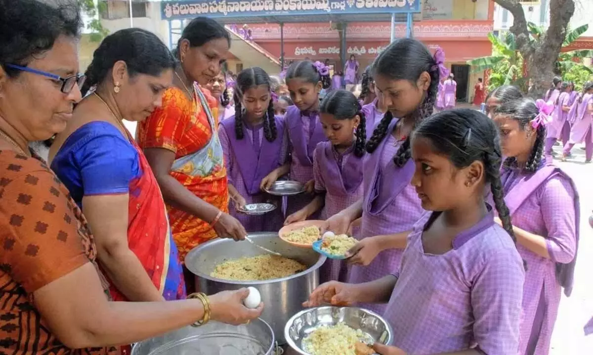 Andhra Pradesh: शिक्षा विभाग शुभ दिन भोजन का प्रचार करने में विफल रहा