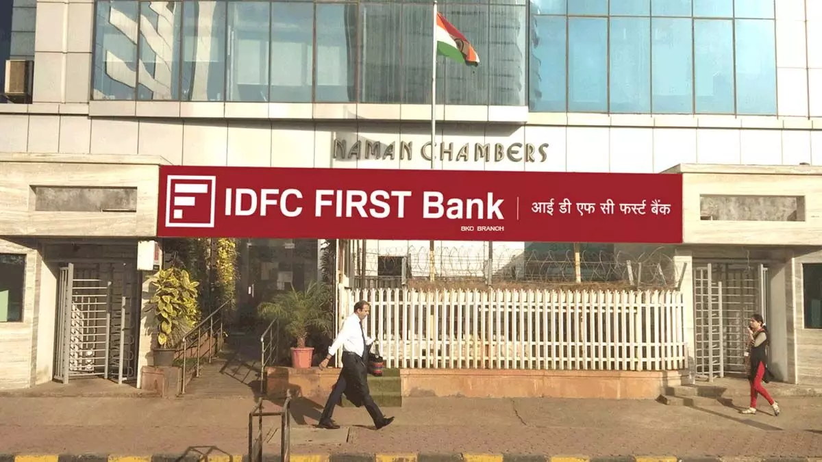 IDFC First Bank ने क्रेडिट कार्ड भुगतान शर्तों में संशोधन किया