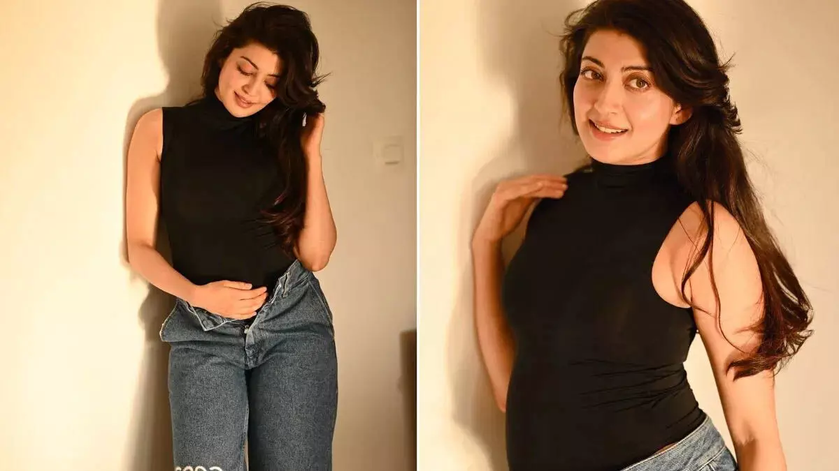 Pranitha Subhash फिर मां बनने पर अपना बेबी बंप फ्लॉन्ट करती नजर आयी