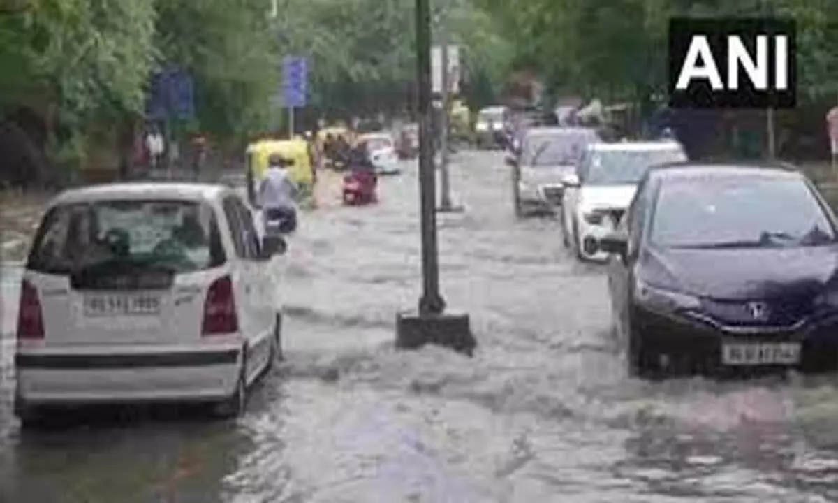 Delhi में एक घंटे में 100 मिमी से अधिक बारिश दर्ज, प्रमुख इलाकों में जलभराव