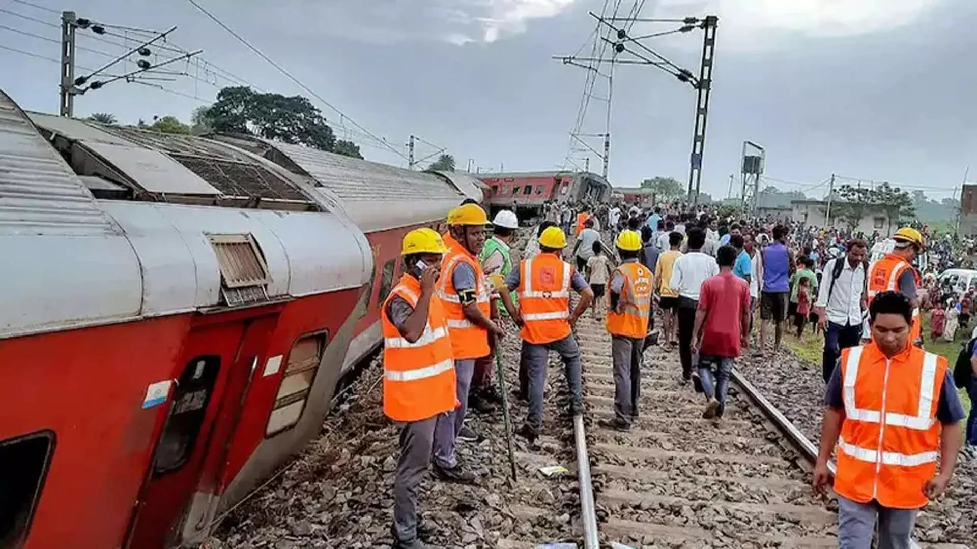 Jharkhand रेल दुर्घटना: एक लाइन पर काम शुरू